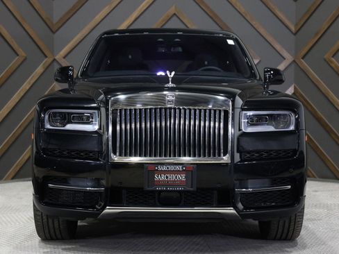 Used 2019 Rolls-Royce Cullinan image 3