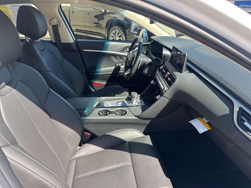Used 2026 Genesis G70 2.5T image 16