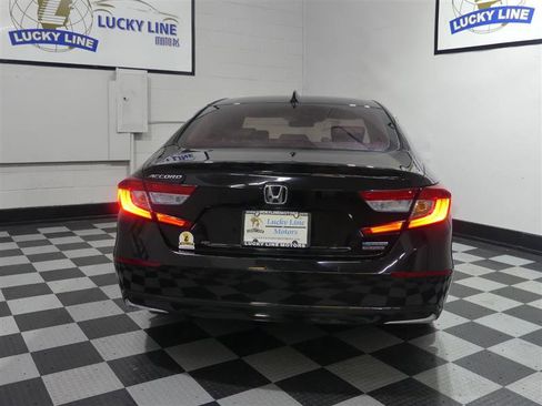 Used 2019 Honda Accord Touring image 8