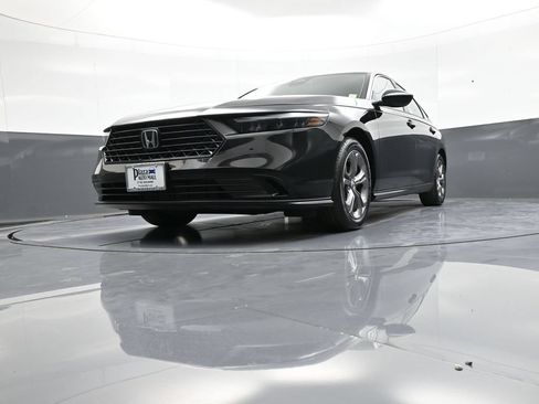 Certified 2023 Honda Accord EX image 26
