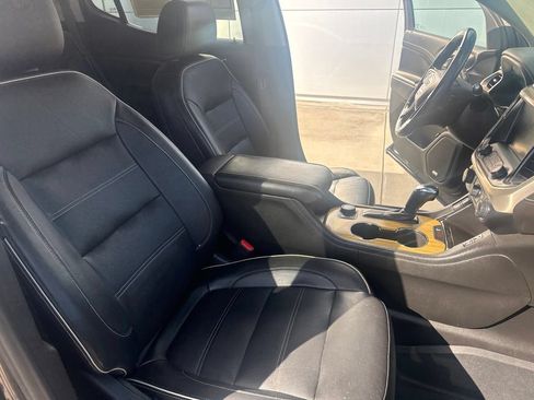 Used 2019 GMC Acadia Denali w/ Technology Package FWD image 37