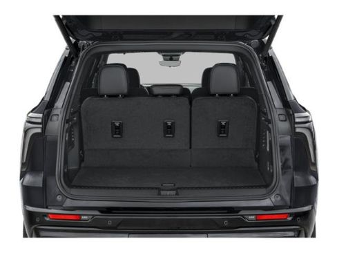 Used 2026 Chevrolet Traverse RS w/ LPO, Floor Liner Package FWD image 13