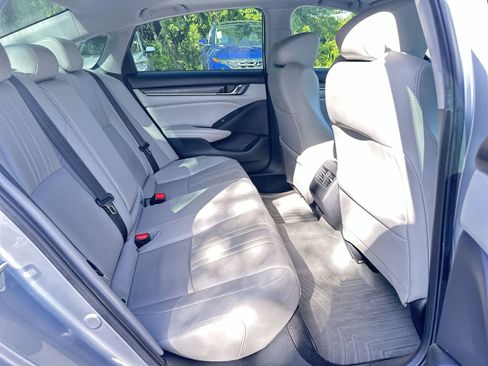 Used 2019 Honda Accord Touring image 16