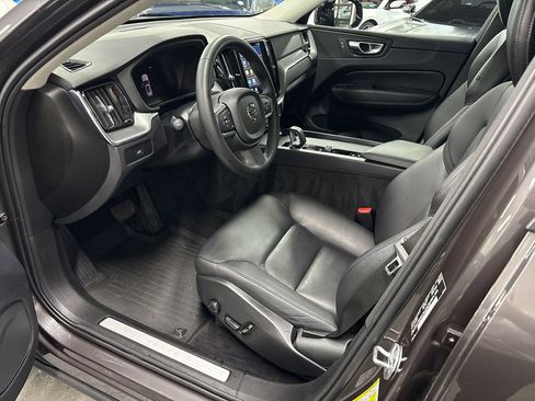 Used 2024 Volvo XC60 B5 Core w/ Climate Package image 27