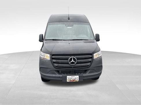 Used 2024 Mercedes-Benz Sprinter 2500 image 2