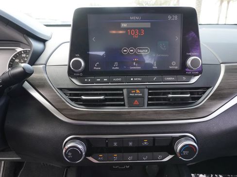 Certified 2025 Nissan Altima 2.5 SV FWD image 19