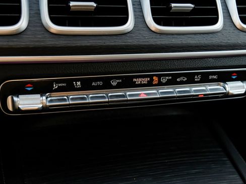Used 2023 Mercedes-Benz GLE 350 w/ Premium Package image 32