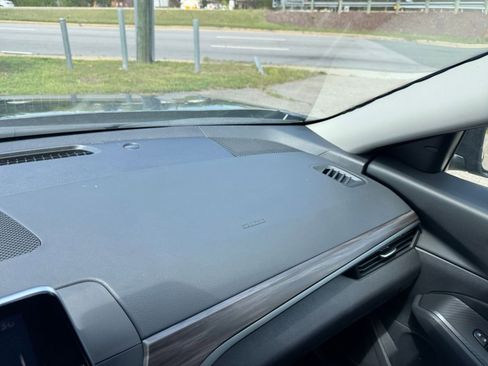 Used 2025 Nissan Altima 2.5 SV image 31