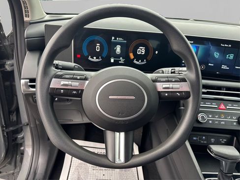 Certified 2025 Hyundai Tucson SE image 24