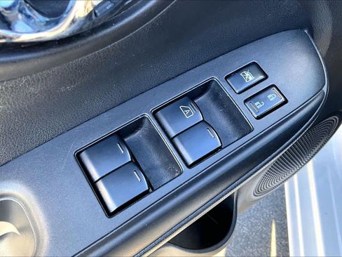 Used 2013 Nissan Versa SV image 34