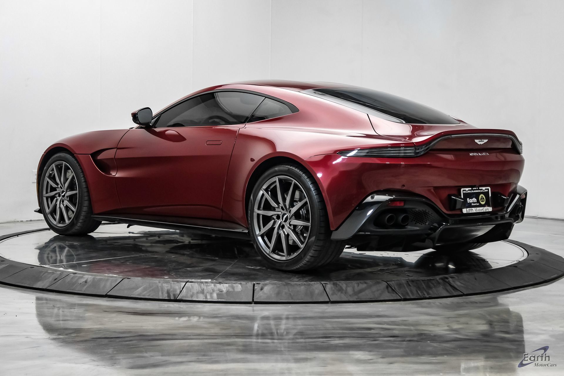 Used 2020 Aston Martin V8 Vantage Coupe RWD image 12