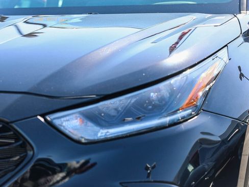 Certified 2024 Toyota Highlander XSE FWD image 25