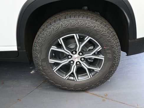 New 2026 GMC Acadia AT4 w/ Luxury Package AWD/4WD image 12