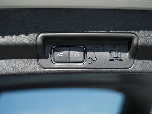 Used 2025 Ford Explorer ST-Line w/ ST-Line Street Pack image 11