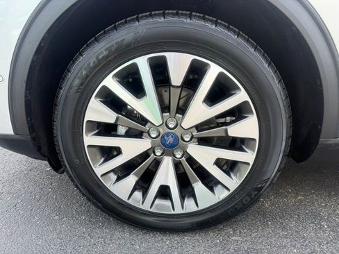 Used 2020 Ford Escape Titanium AWD/4WD image 9