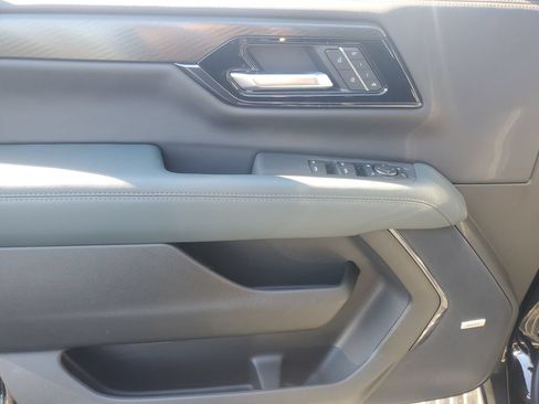 New 2026 GMC Yukon XL AT4 w/ AT4 Premium Plus Package AWD/4WD image 11