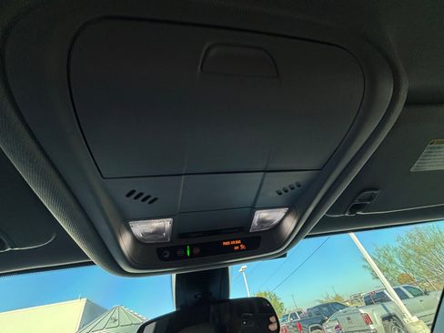 Certified 2023 GMC Acadia SLE w/ Driver Convenience Package image 7