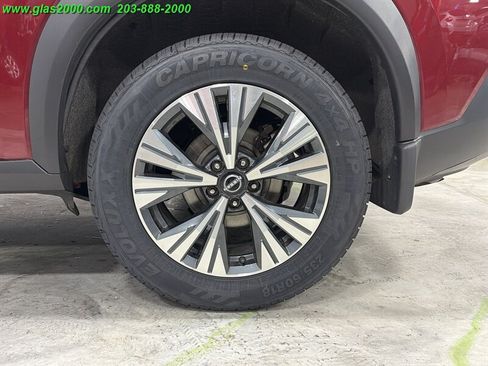 Used 2023 Nissan Rogue SV AWD/4WD image 16