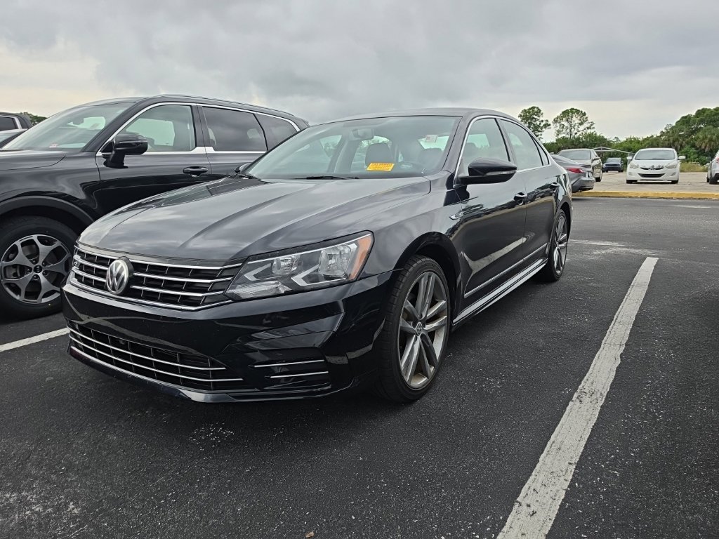 Used 2017 Volkswagen Passat 1.8T R-Line FWD image 6