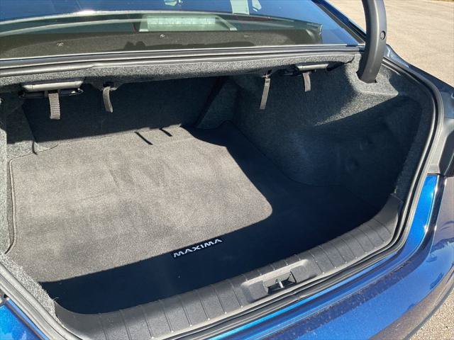 Used 2023 Nissan Maxima SV w/ Floor Mat Group FWD image 17