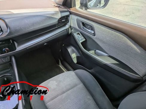 Used 2021 Nissan Rogue SV FWD image 21