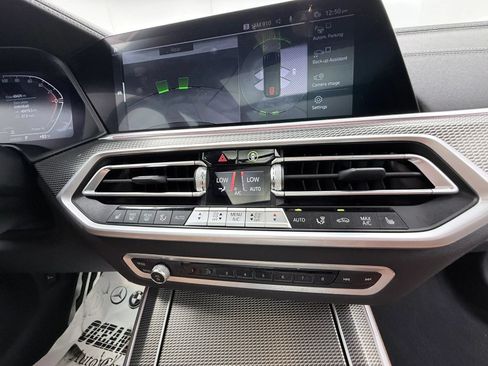 Used 2022 BMW X5 xDrive40i w/ M Sport Package AWD/4WD image 13