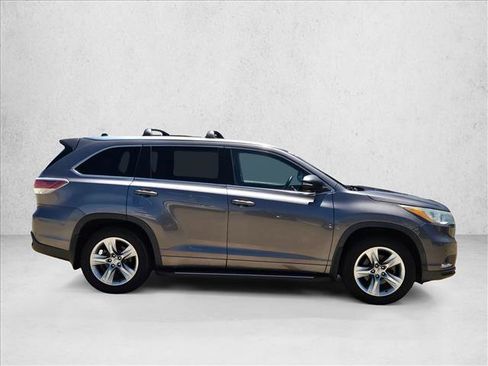 Used 2014 Toyota Highlander Limited FWD image 4
