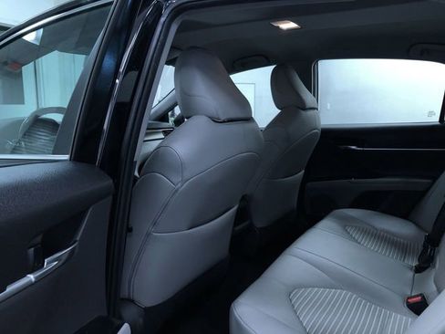 Used 2019 Toyota Camry SE image 19