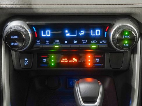Used 2025 Toyota RAV4 Limited w/ Weather Package AWD/4WD image 32