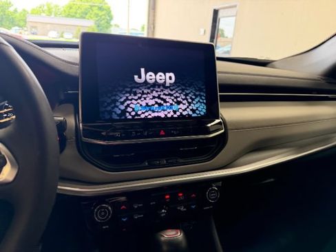 Used 2025 Jeep Compass Limited AWD/4WD image 15