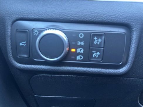 Used 2022 Ford Explorer XLT image 26