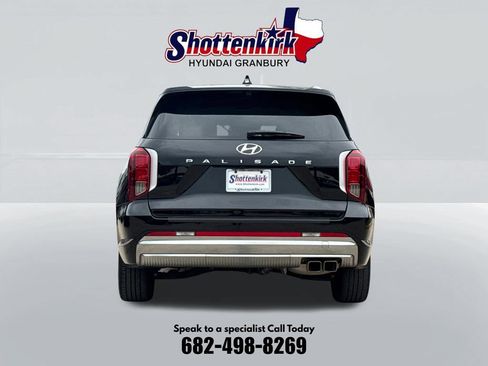 Used 2024 Hyundai Palisade Calligraphy FWD image 7