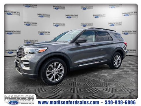 Certified 2022 Ford Explorer XLT w/ Equipment Group 202A AWD/4WD image 1