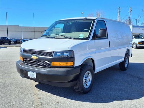 New 2026 Chevrolet Express 2500 w/ Driver Convenience Package image 25