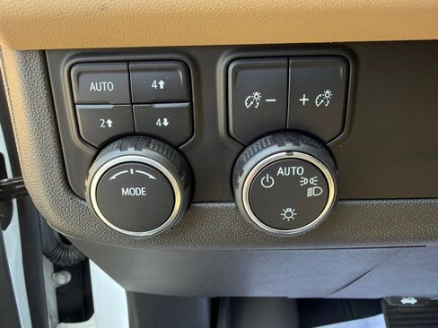 Used 2023 Chevrolet Suburban Premier AWD/4WD image 15
