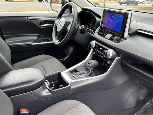 Used 2025 Toyota RAV4 XLE image 7
