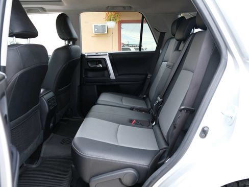 Used 2022 Toyota 4Runner SR5 Premium w/ Moonroof Package AWD/4WD image 13