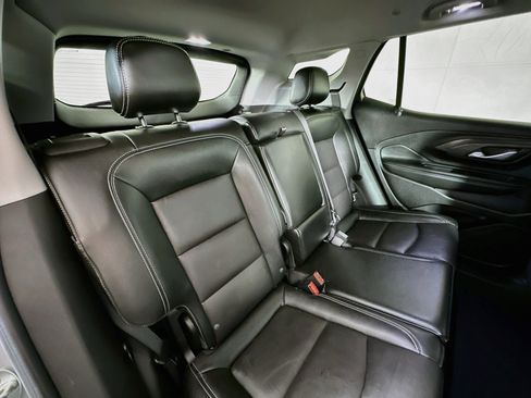 Used 2024 GMC Terrain SLT AWD/4WD image 24