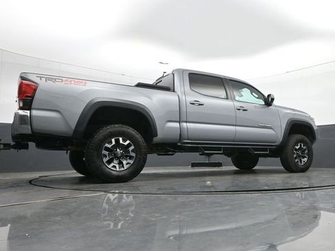 Used 2019 Toyota Tacoma TRD Off-Road image 12
