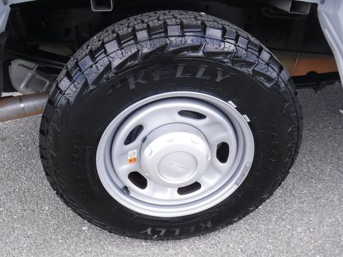 Used 2022 Ford F250 XL w/ Power Equipment Group RWD image 6