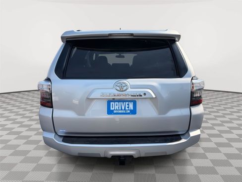 Used 2019 Toyota 4Runner SR5 AWD/4WD image 5