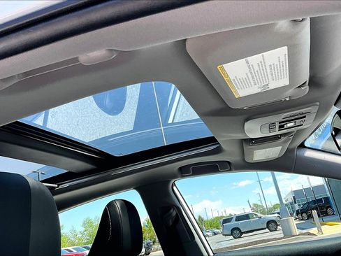 Used 2022 Toyota Camry XSE w/ Navigation Package image 18