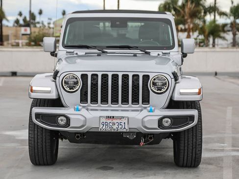 Used 2022 Jeep Wrangler Unlimited Sahara image 3