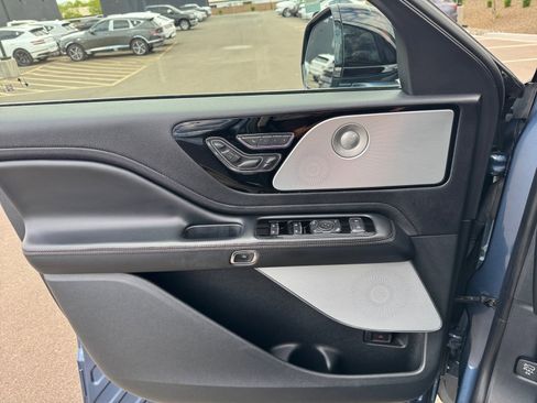 Used 2020 Lincoln Aviator Reserve w/ Equipment Group 202A image 13