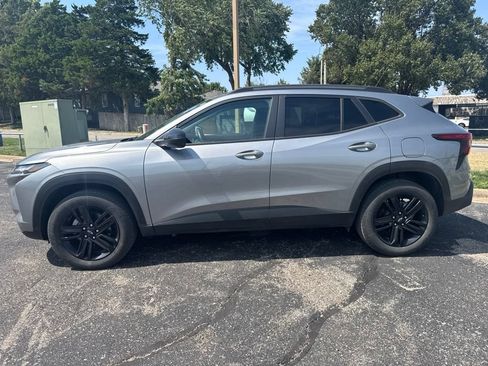 Used 2024 Chevrolet Trax ACTIV w/ Driver Confidence Package FWD image 12