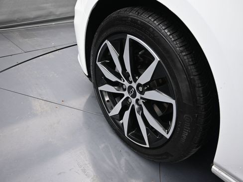 Used 2024 Chevrolet Malibu RS image 31