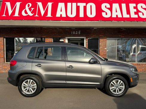 Used 2016 Volkswagen Tiguan S image 2