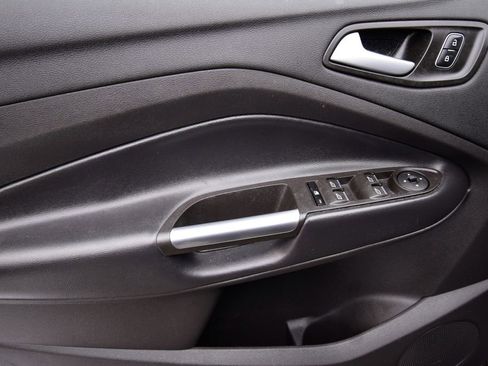 Used 2019 Ford Escape SE image 26