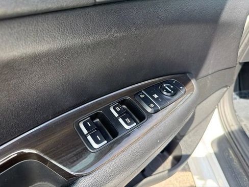 Used 2020 Kia Optima Premium FWD image 14