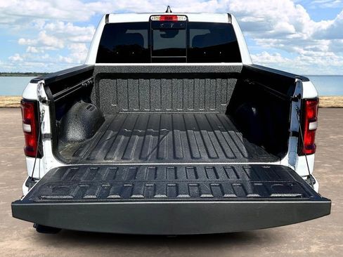 Used 2025 RAM 1500 Big Horn AWD/4WD image 9